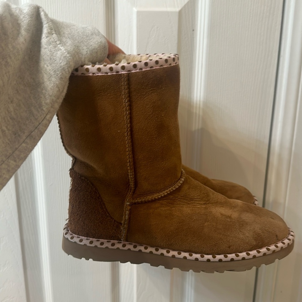 Chestnut polka dot Uggs